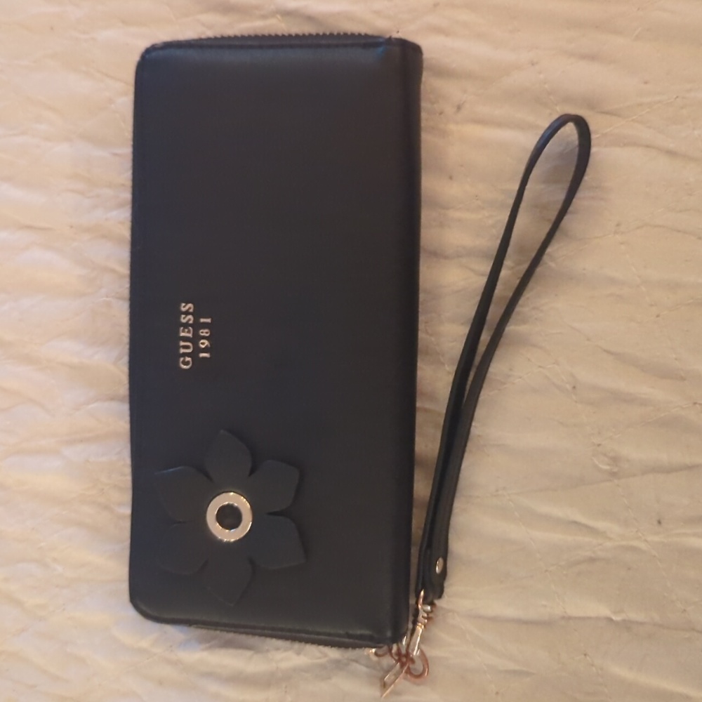 Guess wristlet